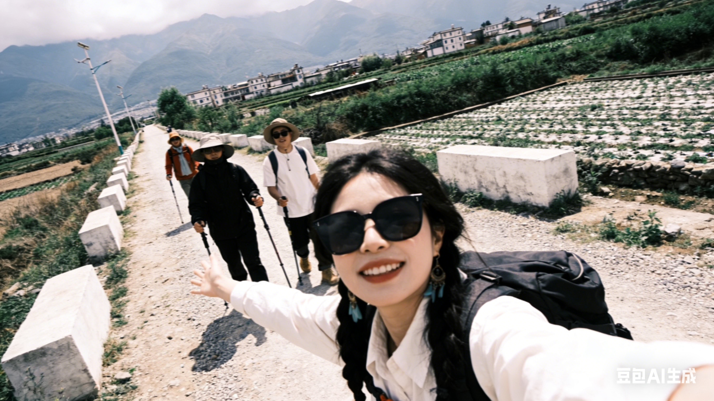 糖心vlog旅游 - 云南大理前景引导构图旅拍，动态跟拍还原徒步节奏